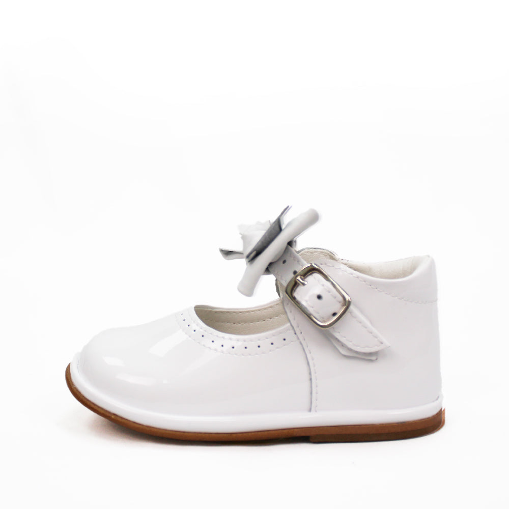 Borboleta Vitoria White Shoes